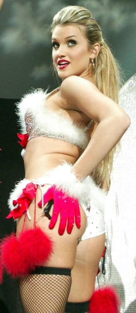 25P Ashley Roberts Fit As Fuck Live