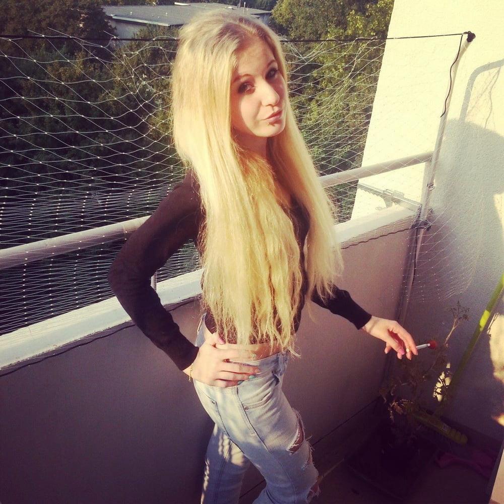 25P Dutch Blonde whore Nina