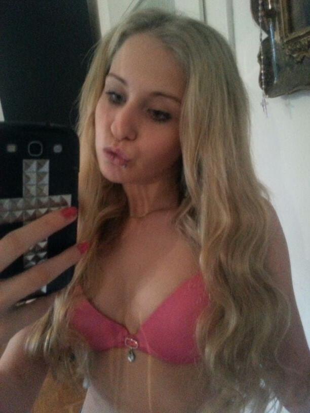 25P Dutch Blonde whore Nina
