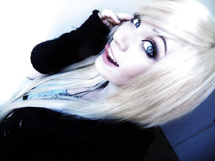 25P Me (Blonde Hair)
