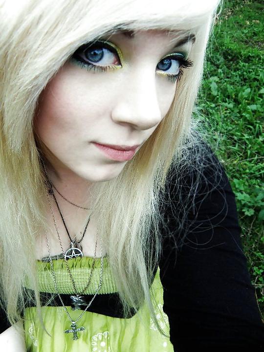 25P Me (Blonde Hair)