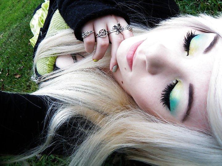 25P Me (Blonde Hair)