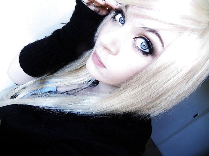 25P Me (Blonde Hair)
