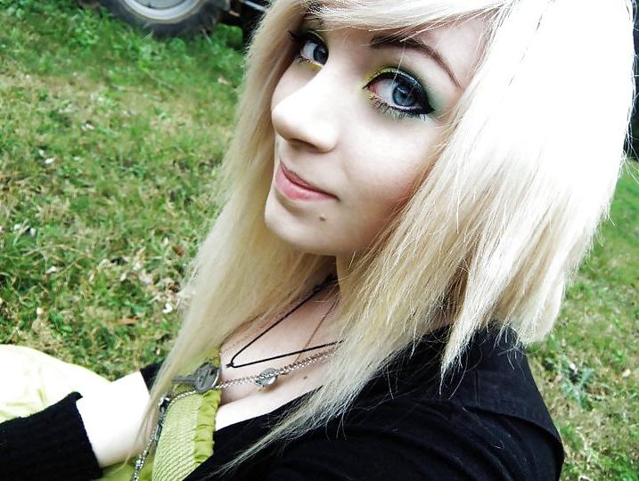 25P Me (Blonde Hair)