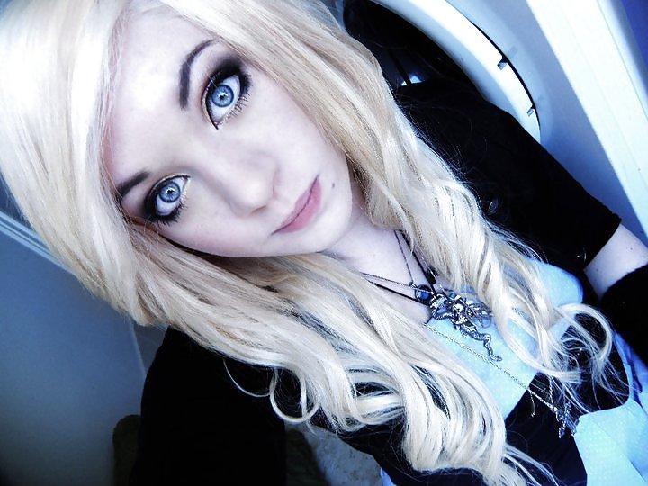 25P Me (Blonde Hair)