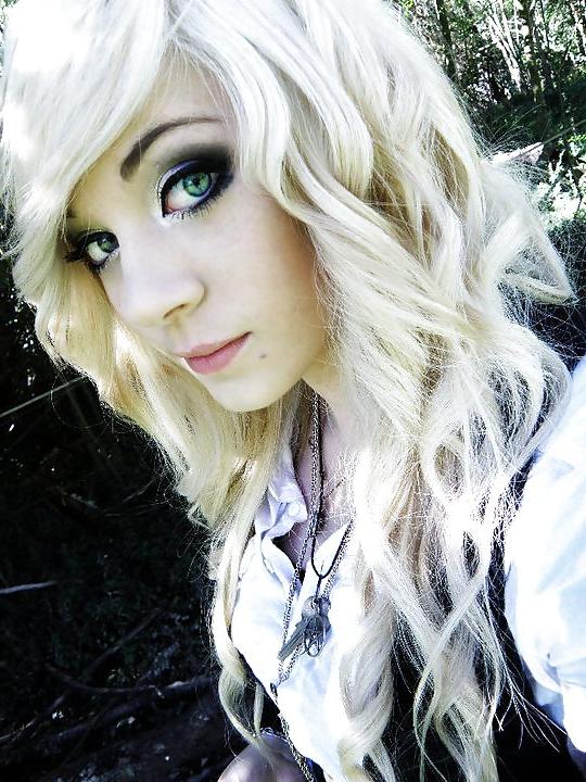 25P Me (Blonde Hair)