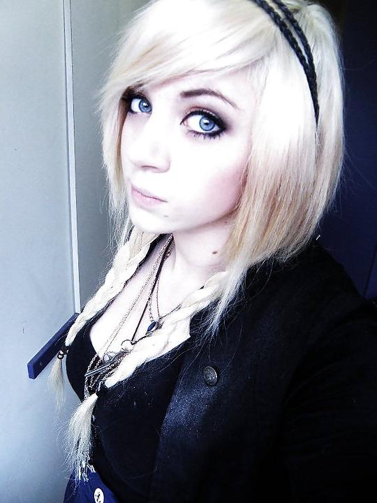 25P Me (Blonde Hair)