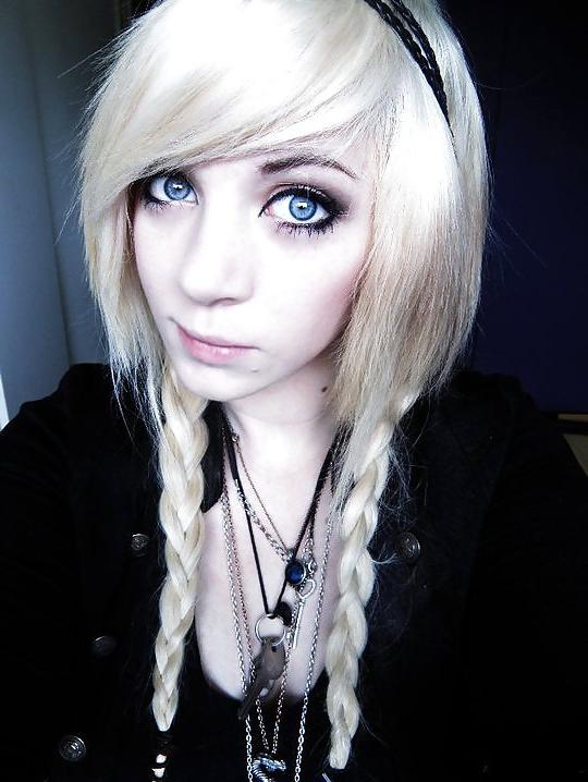 25P Me (Blonde Hair)