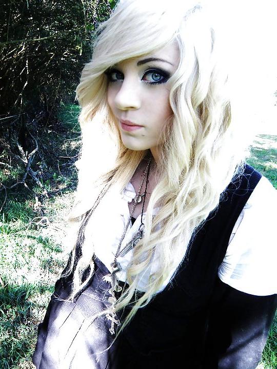 25P Me (Blonde Hair)