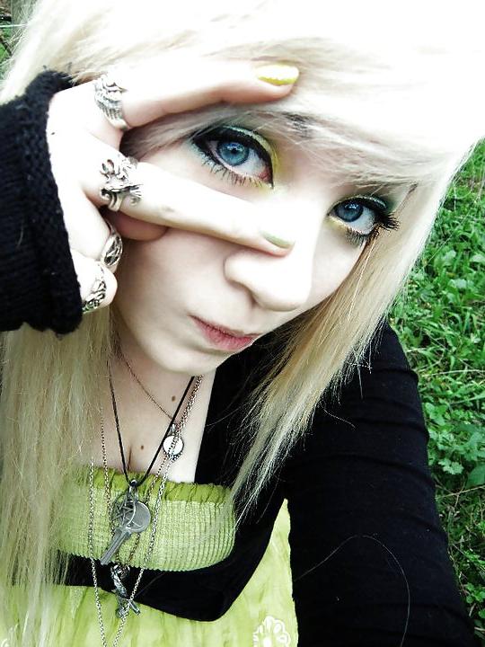 25P Me (Blonde Hair)