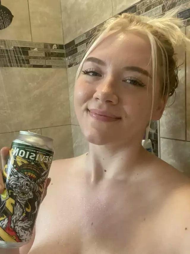 10P Sexy PAWG honey getting her drink on