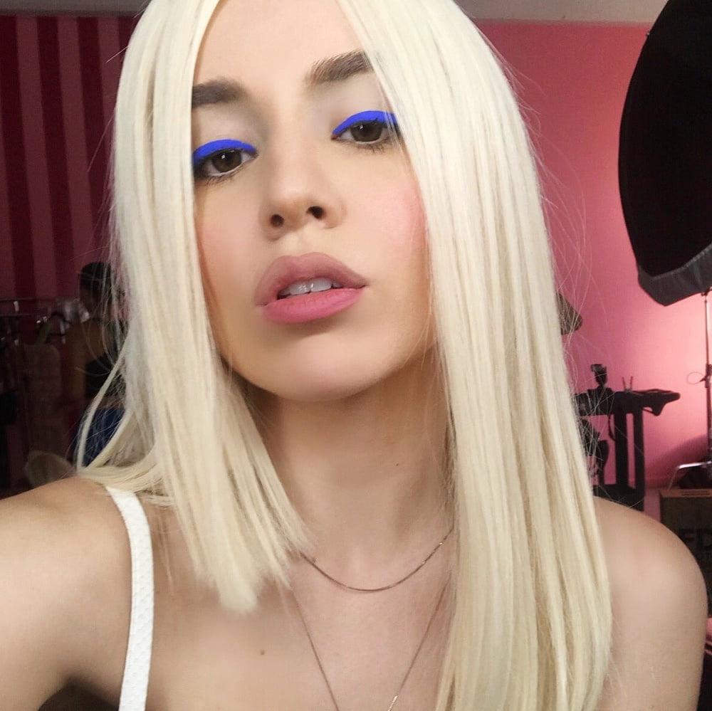 25P Ava Max hot as Fuck
