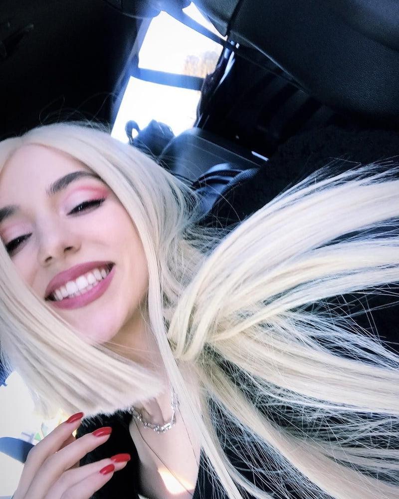 25P Ava Max hot as Fuck