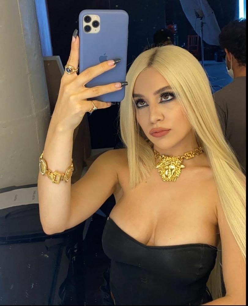 25P Ava Max hot as Fuck