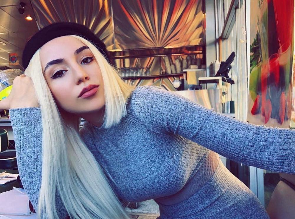 25P Ava Max hot as Fuck