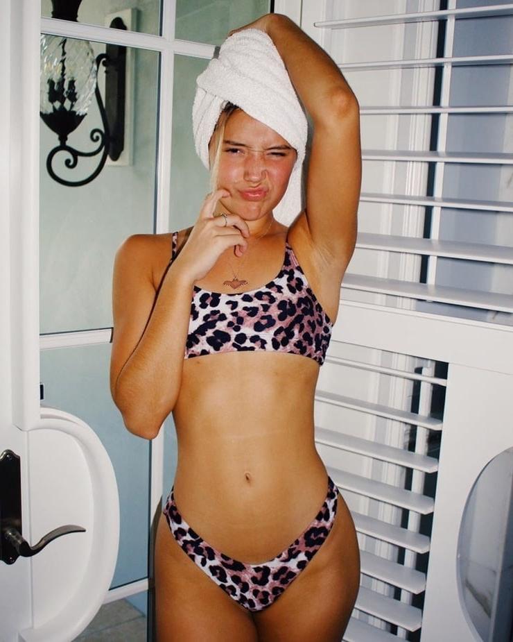 25P Olivia Ponton Fit As Fuck