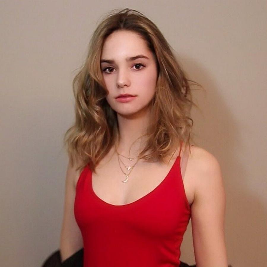 25P Makenzie Raine Fit As Fuck