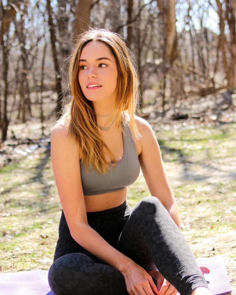 25P Makenzie Raine Fit As Fuck