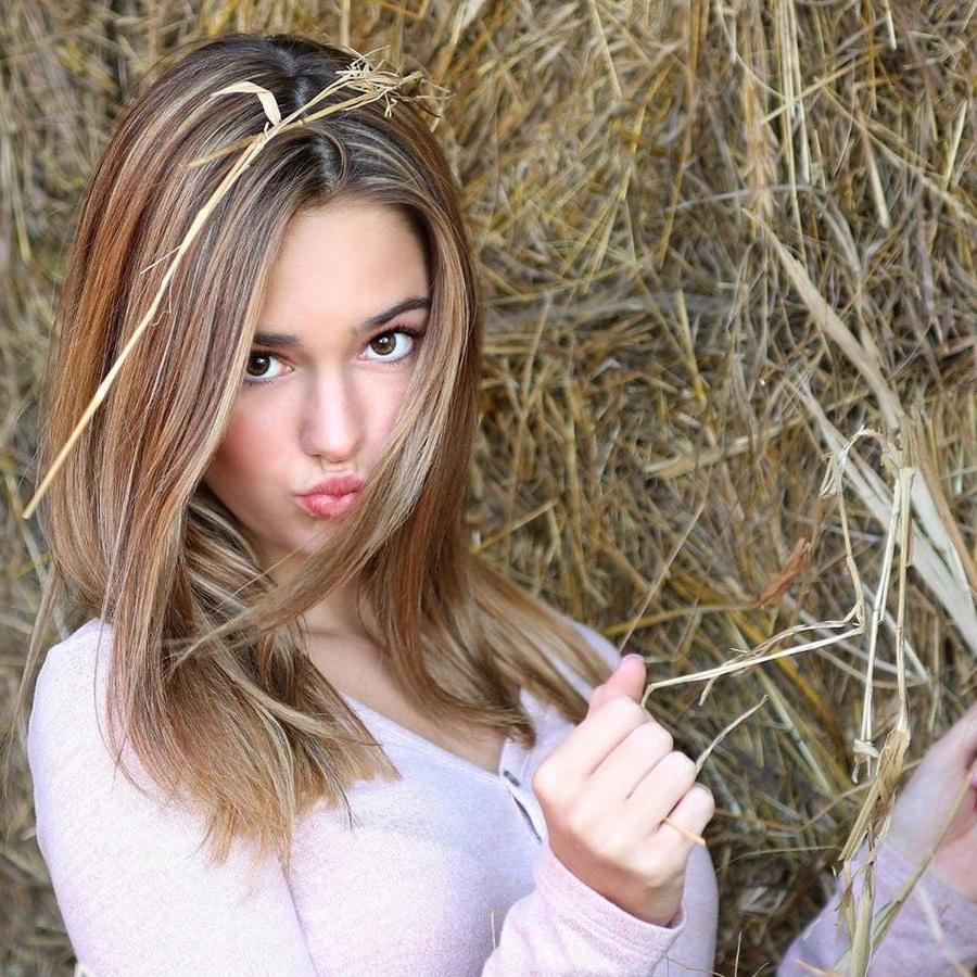 25P Makenzie Raine Fit As Fuck
