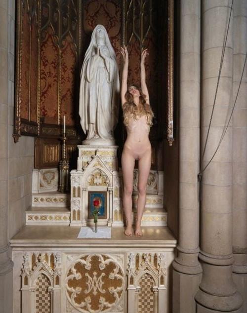 20P We love Nude in Church