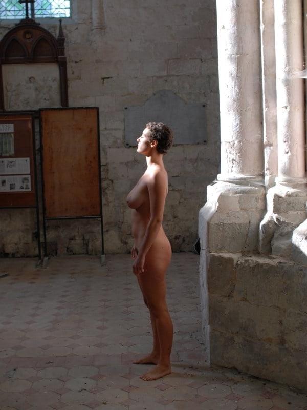 20P We love Nude in Church