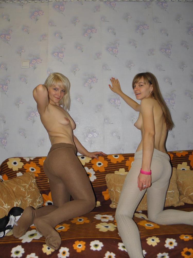 25P Shy blondes posing home naked