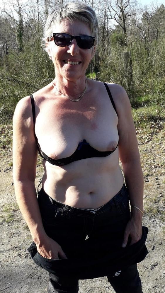 22P Granny looks a hot fuck