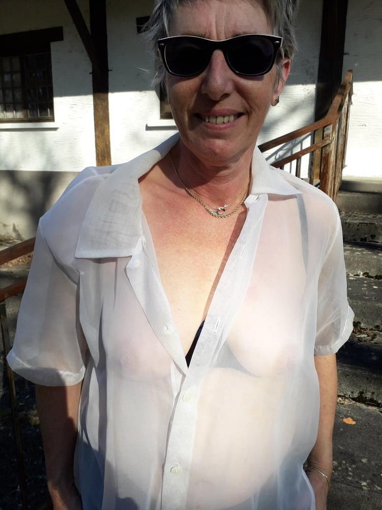 22P Granny looks a hot fuck