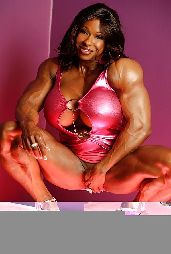 25P Sexy female bodybuilders