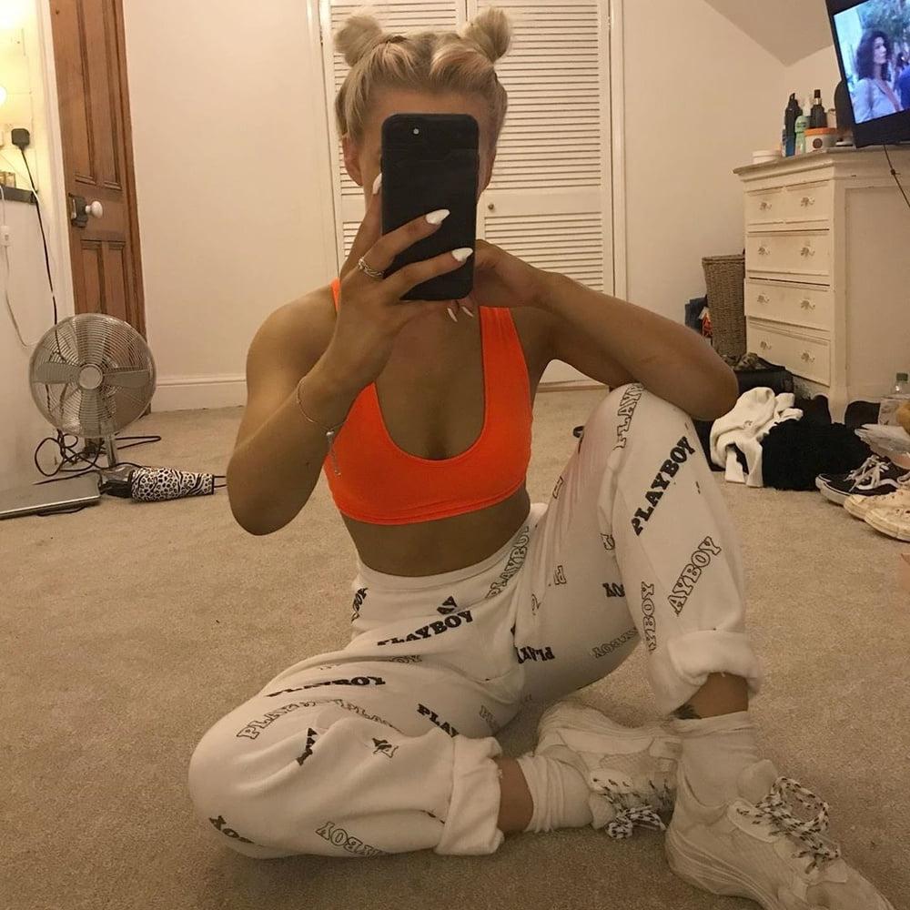 25P Blonde fuck toy chloe