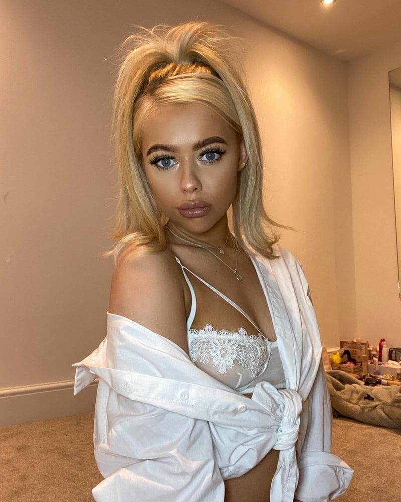 25P Blonde fuck toy chloe