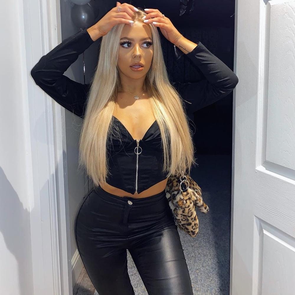 25P Blonde fuck toy chloe