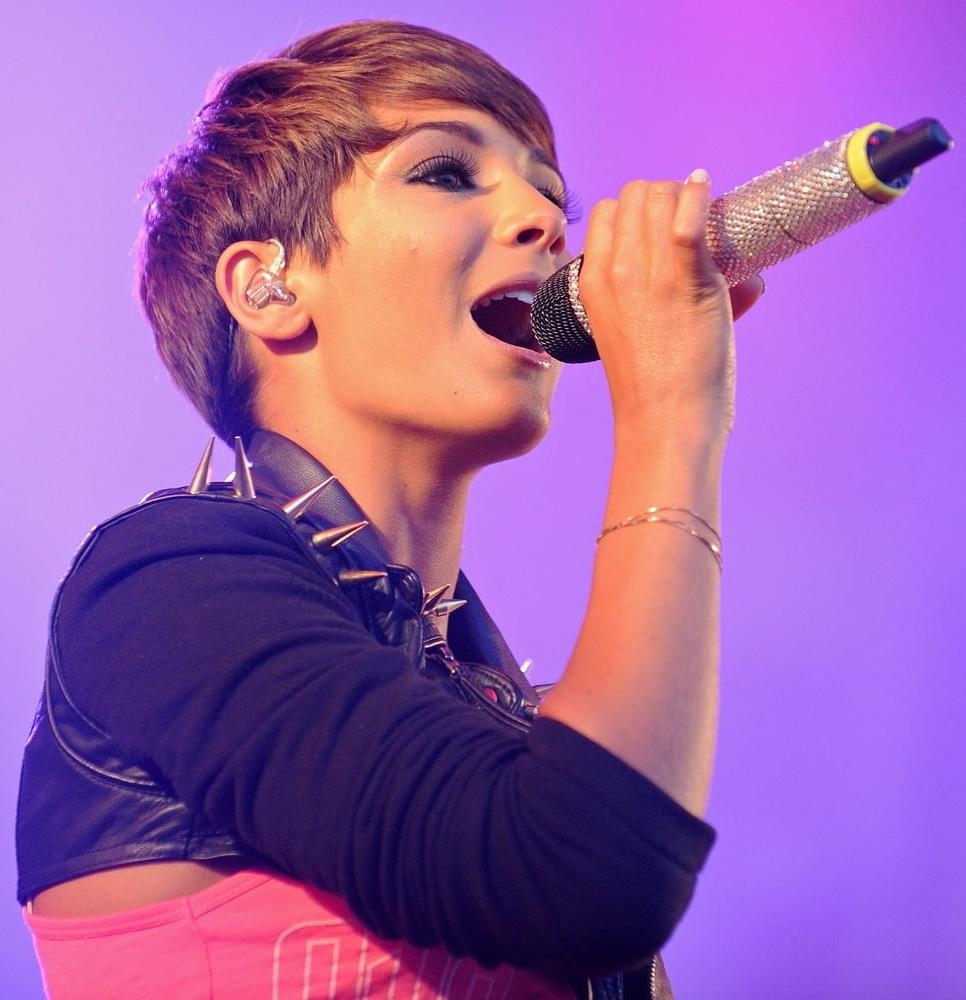 25P Frankie Sandford Fit As Fuck Hot Look 3