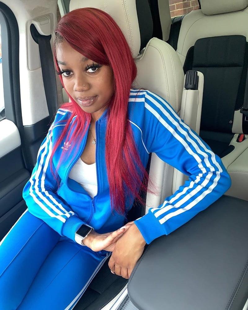25P Fuck slut Barbi