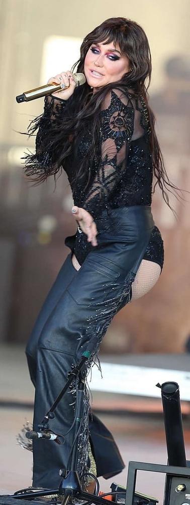 24P Kesha Fit As Fuck Hot Look 2