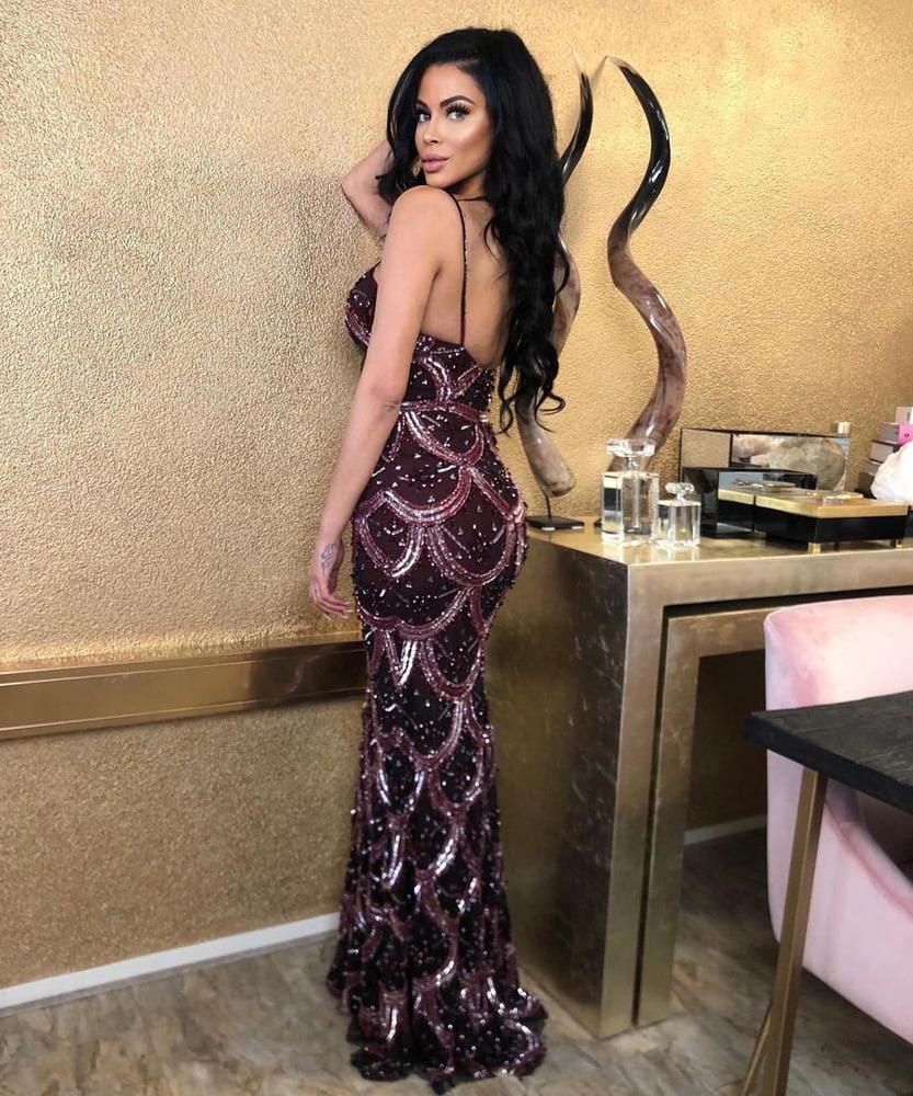 25P Dutch model and TV host Dounia