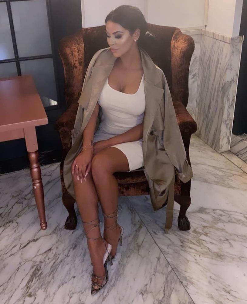25P Dutch model and TV host Dounia