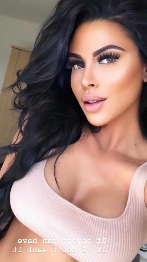 25P Dutch model and TV host Dounia