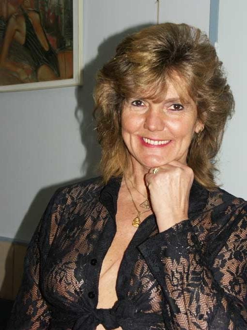 23P sex godess Katja at home