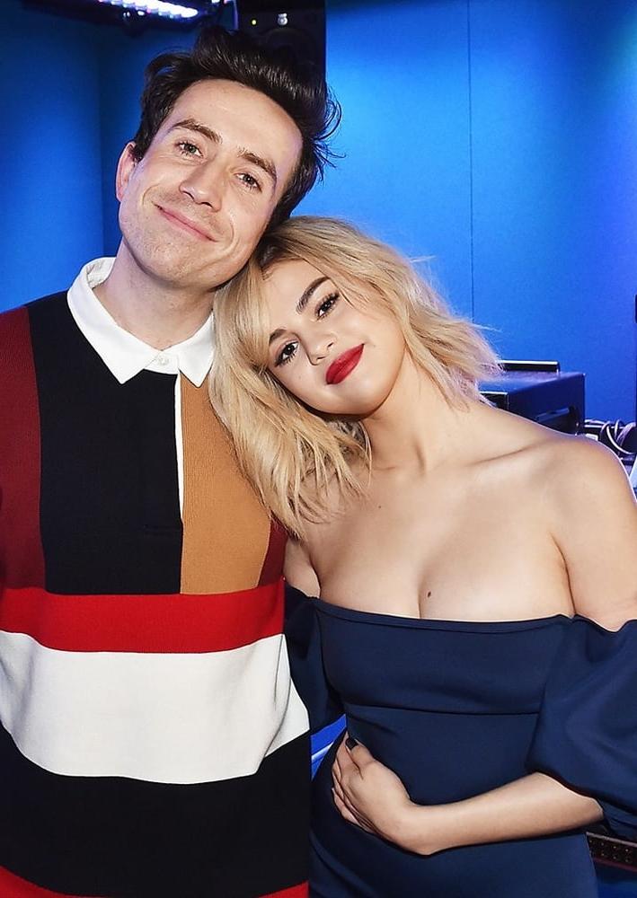 6P SELENA GOMEZ ... HELLO, BLONDE HOT FUCK !!!