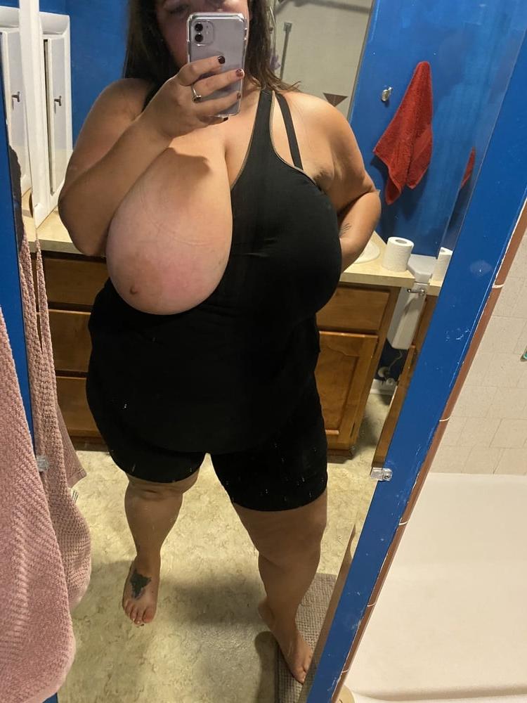 24P I love women like her