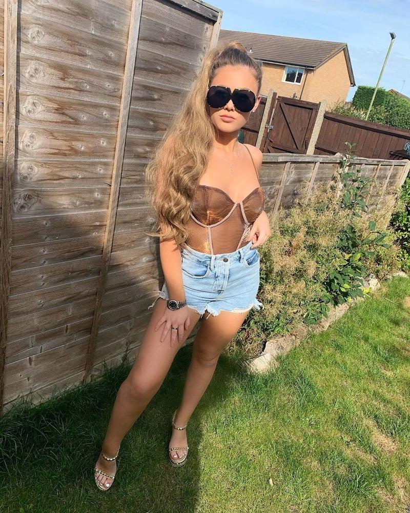 25P Chav fuck puppet Sophie