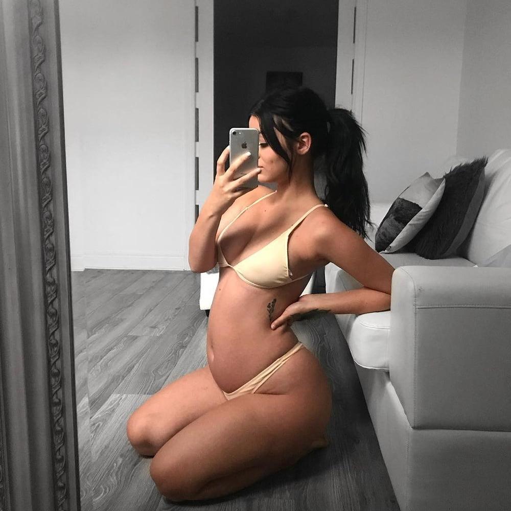 25P Canadian instagram slut Noemie Dufresne