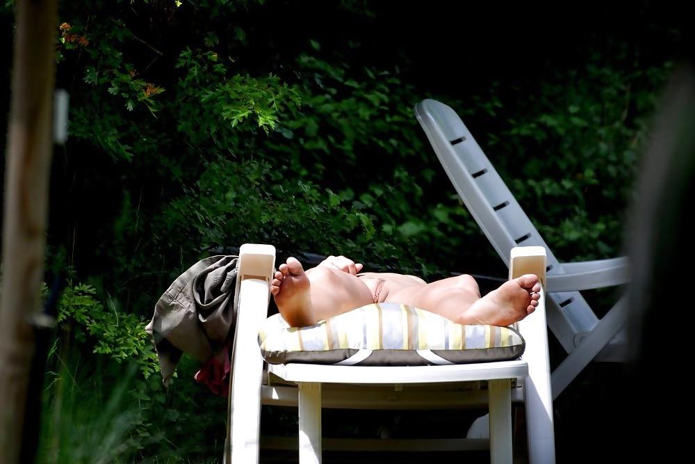 13P Stolen pics the neighbour gets a tan 