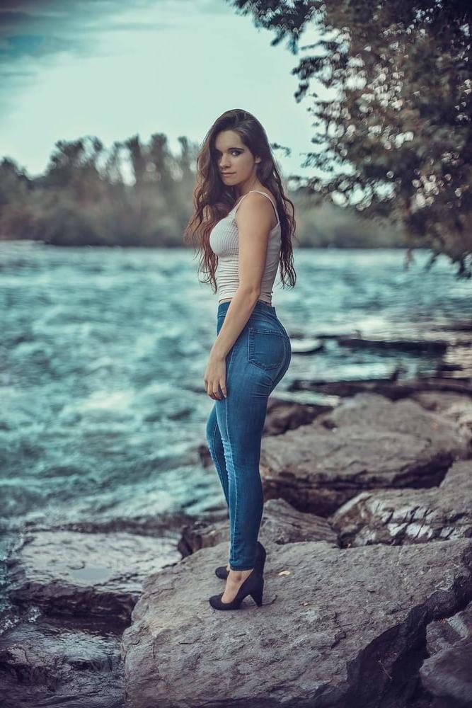 24P Canadian erotic full models