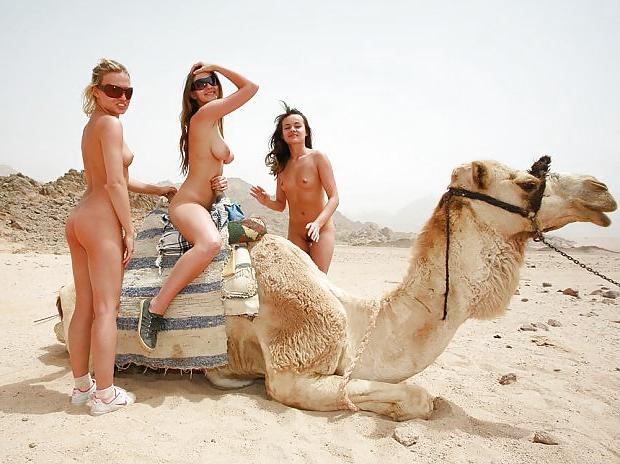 16P Nudist holiday