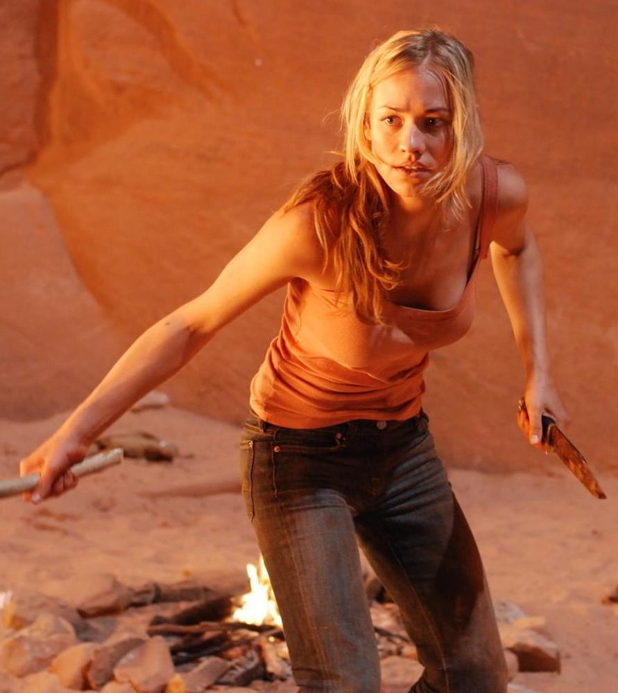 25P Yvonne Strahovski Fit As Fuck 2