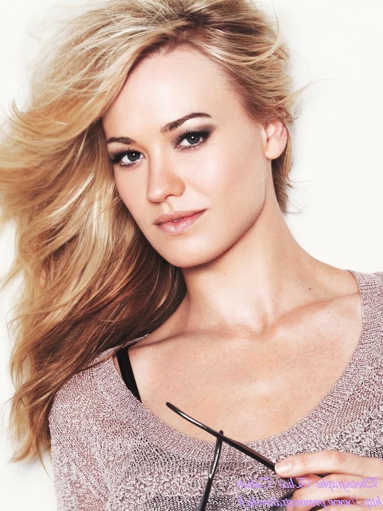 25P Yvonne Strahovski Fit As Fuck 2