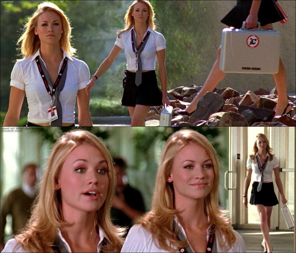 25P Yvonne Strahovski Fit As Fuck 2