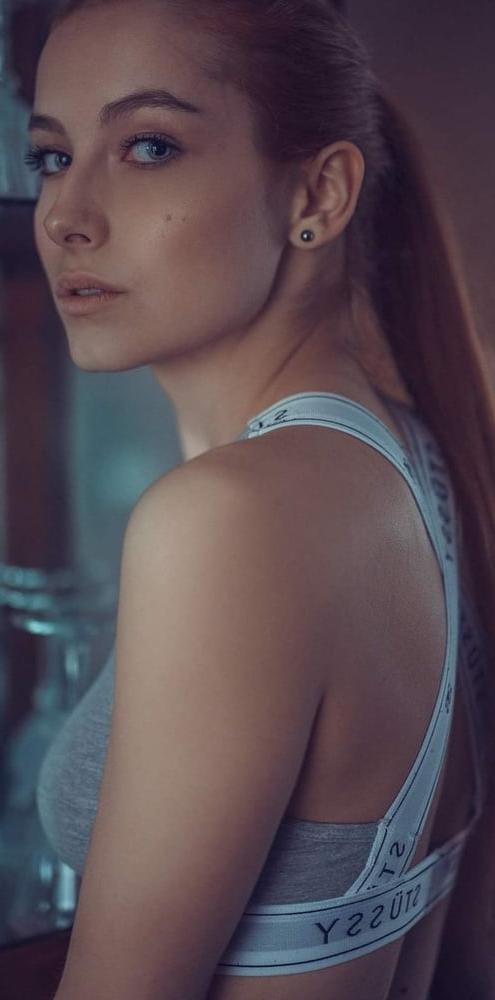 25P Canadian erotic models